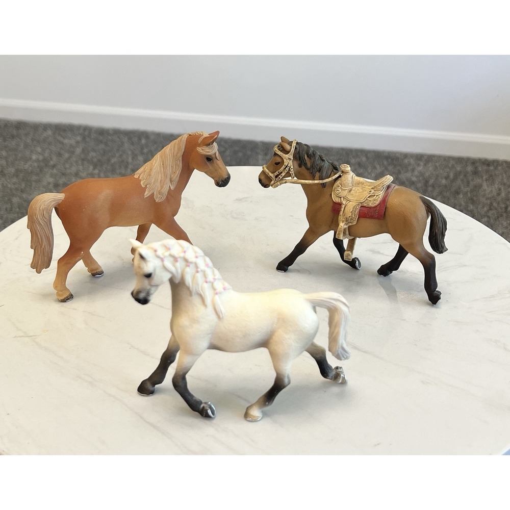Schleich Horse Arabian Mare Quarter Horse Farm World Tennessee Walker Figurine